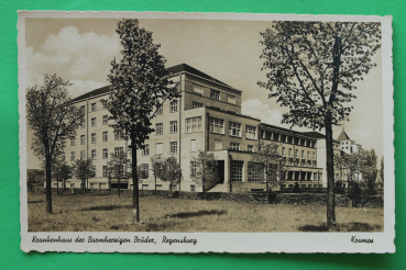 AK Regensburg / 1950er Jahre / Krankenhaus Barmherzige Brüder / Gebäudeansicht Architektur